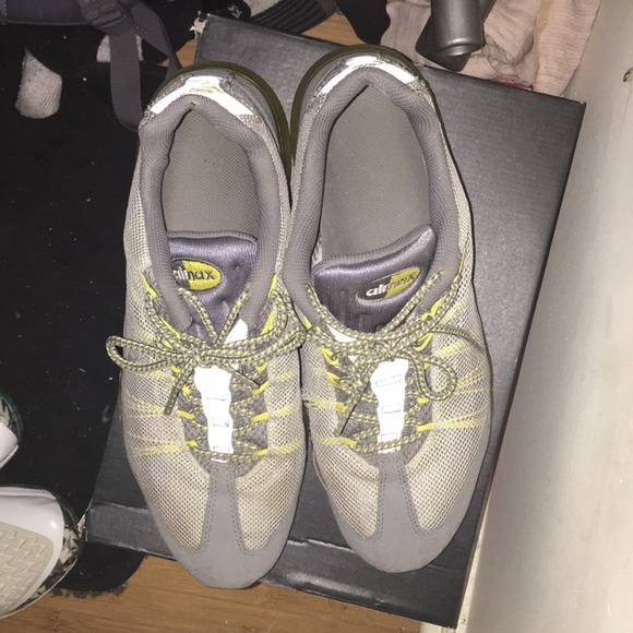 Air Max Size 11 - Picture 2 of 2